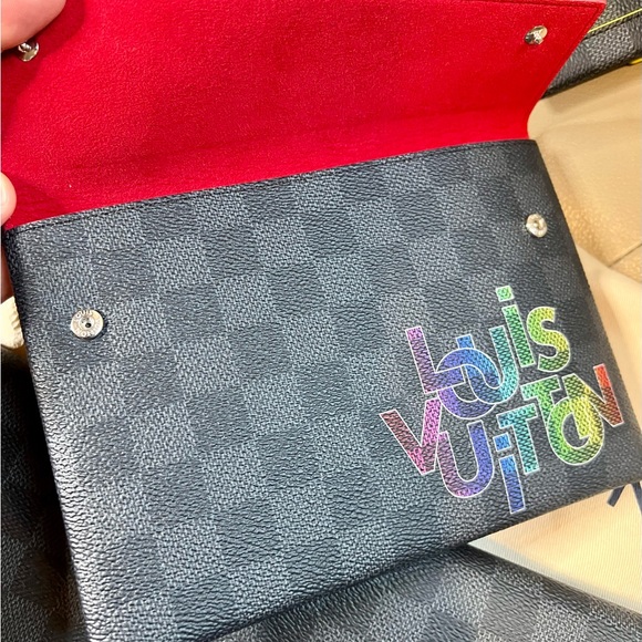 Sold x Louis Vuitton Brand new in box Limited Edition Alpha Trio Triple pouches - Picture 3 of 7